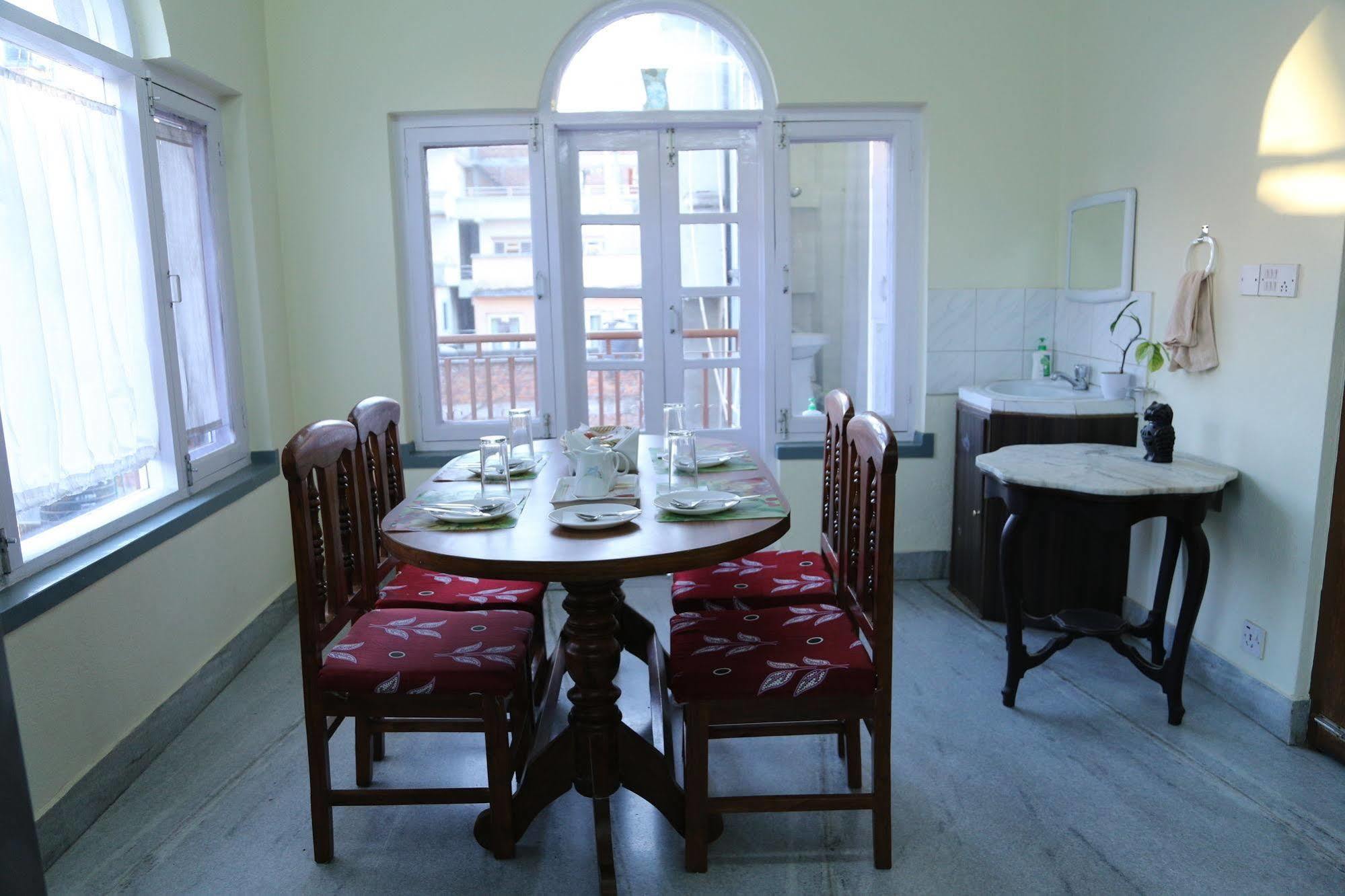 Bed And Breakfast Thamel Katmandú Exterior foto
